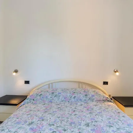 Al Mare Da Ce By Interhome * Arma di Taggia